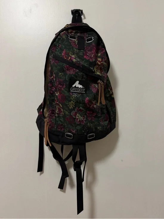 Sold - Picture 2 of 12